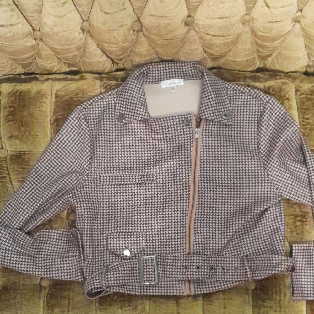 Black and Tan Houndstooth Blazer With Belt